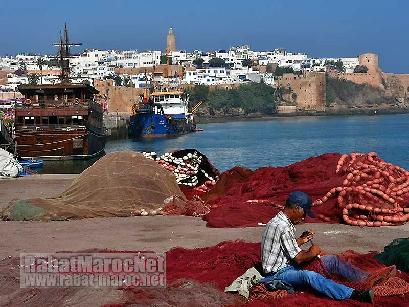 dhow-bouregreg-quais-reparateur-filet