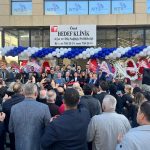 “Çok Özenli” Dedirtin: 2026 Eczane Açılış Organizasyonu | Balon Zincir + Kokteyl İkramları (27.400 / 38.400 TL)