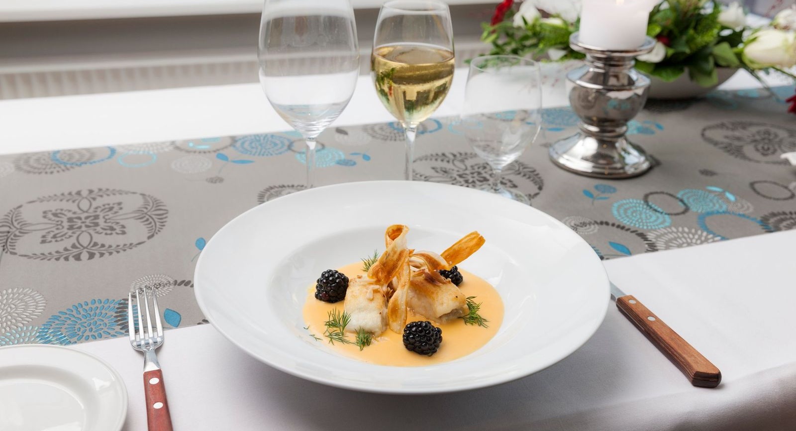 Restaurant menu. Smuk mad i smukke omgivelser