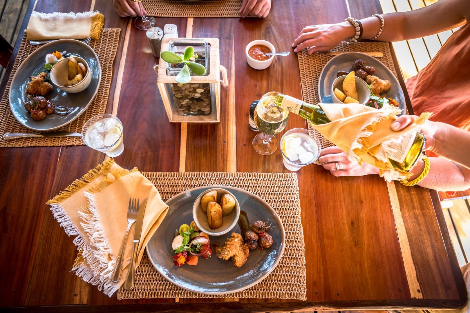 Dining At Umkumbe