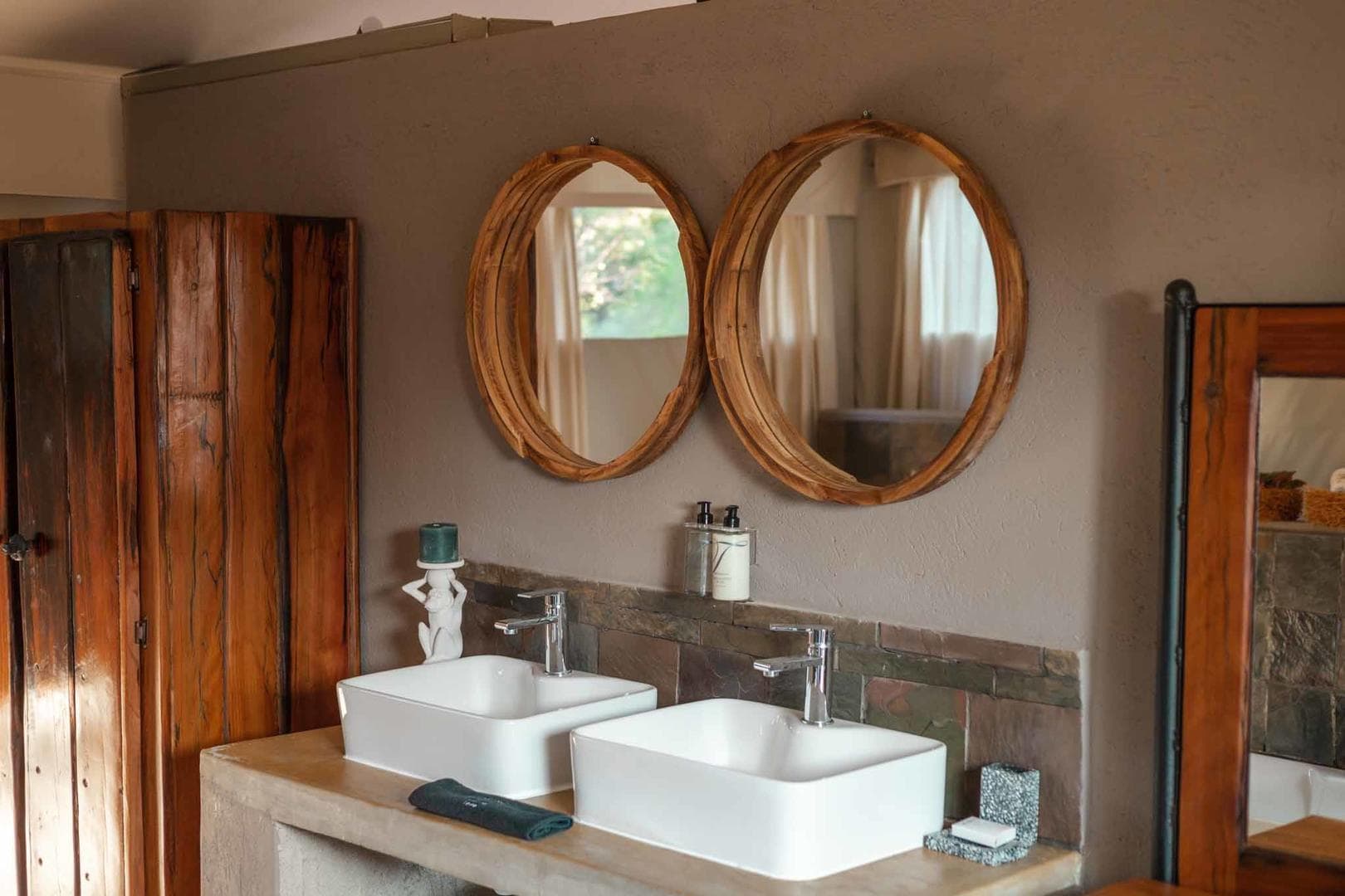 Monkey Thorn Superior Suite