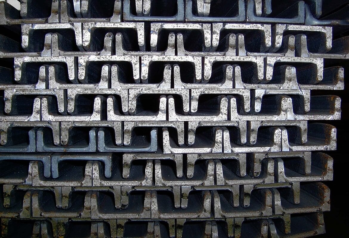 Are you looking for a metal profiling service in Milan and the surrounding area?