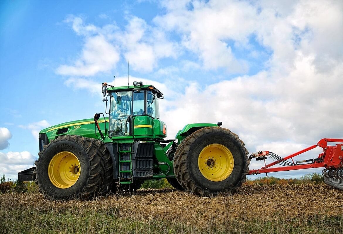 How to choose a tractor seat