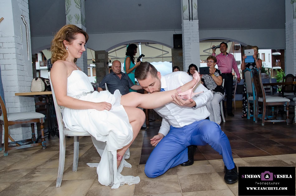 Сватбата на Юлия и Алекс - Сватбен фотограф и видеозаснемане на сватба в Бургас