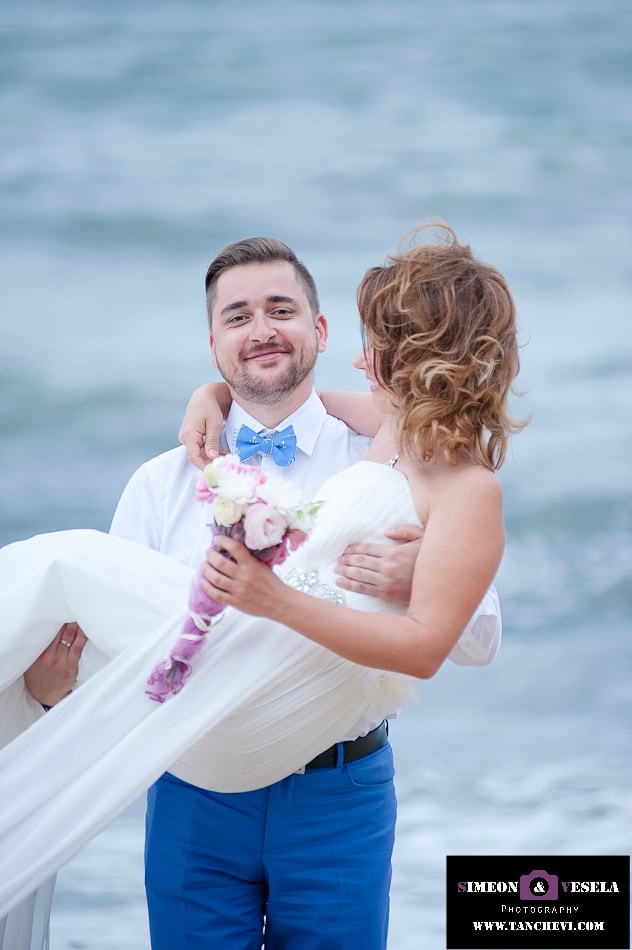 Сватбата на Юлия и Алекс - Сватбен фотограф и видеозаснемане на сватба в Бургас