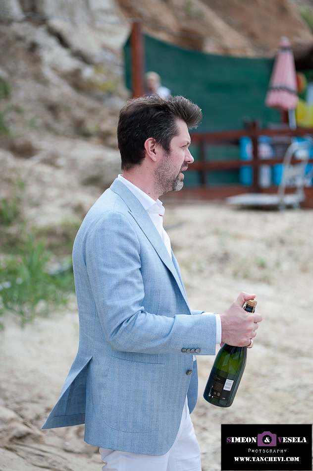 Сватбата на Юлия и Алекс - Сватбен фотограф и видеозаснемане на сватба в Бургас