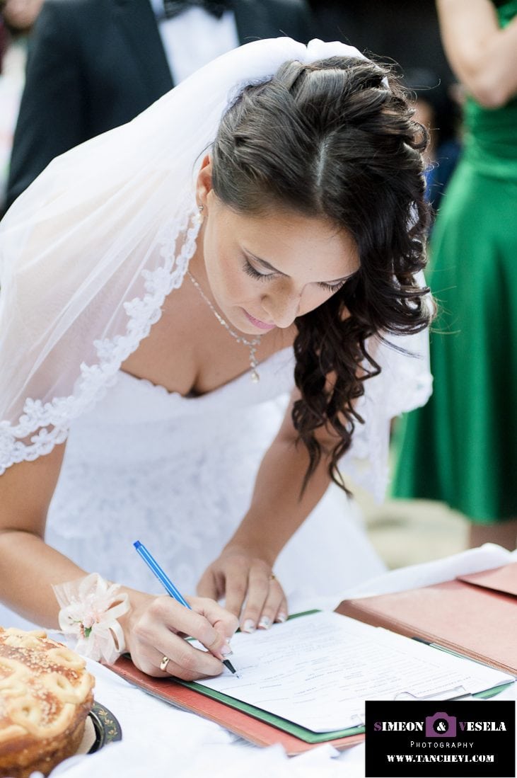 Сватбата на Деси и Борис - Сватбен фотограф и сватбен видео оператор в Пловдив