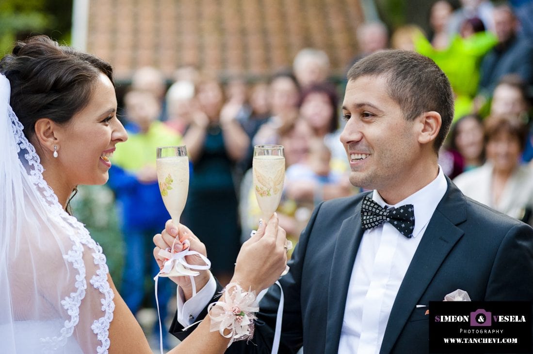 Сватбата на Деси и Борис - Сватбен фотограф и сватбен видео оператор в Пловдив