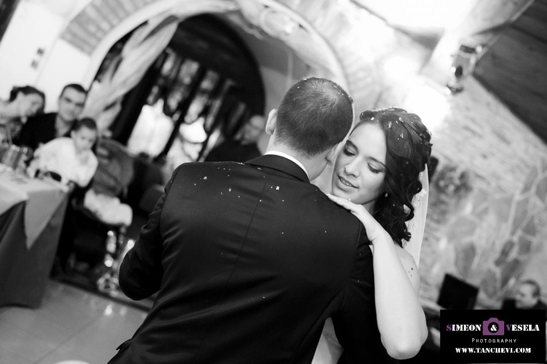 Сватбата на Деси и Борис - Сватбен фотограф и сватбен видео оператор в Пловдив