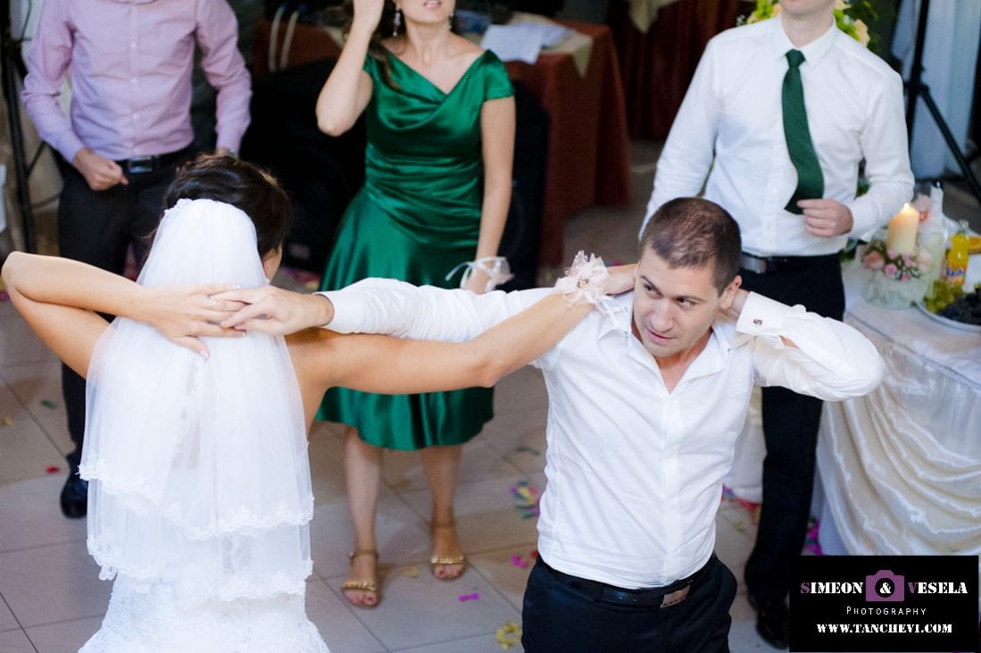 Сватбата на Деси и Борис - Сватбен фотограф и сватбен видео оператор в Пловдив