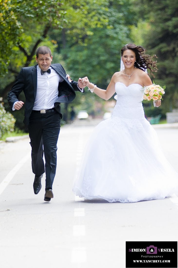 Сватбата на Деси и Борис - Сватбен фотограф и сватбен видео оператор в Пловдив