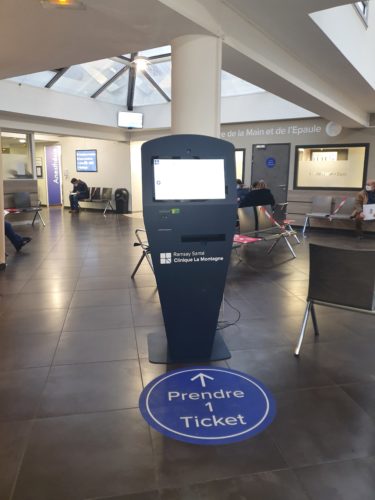 Borne tactile AMF 22 pouces fiable