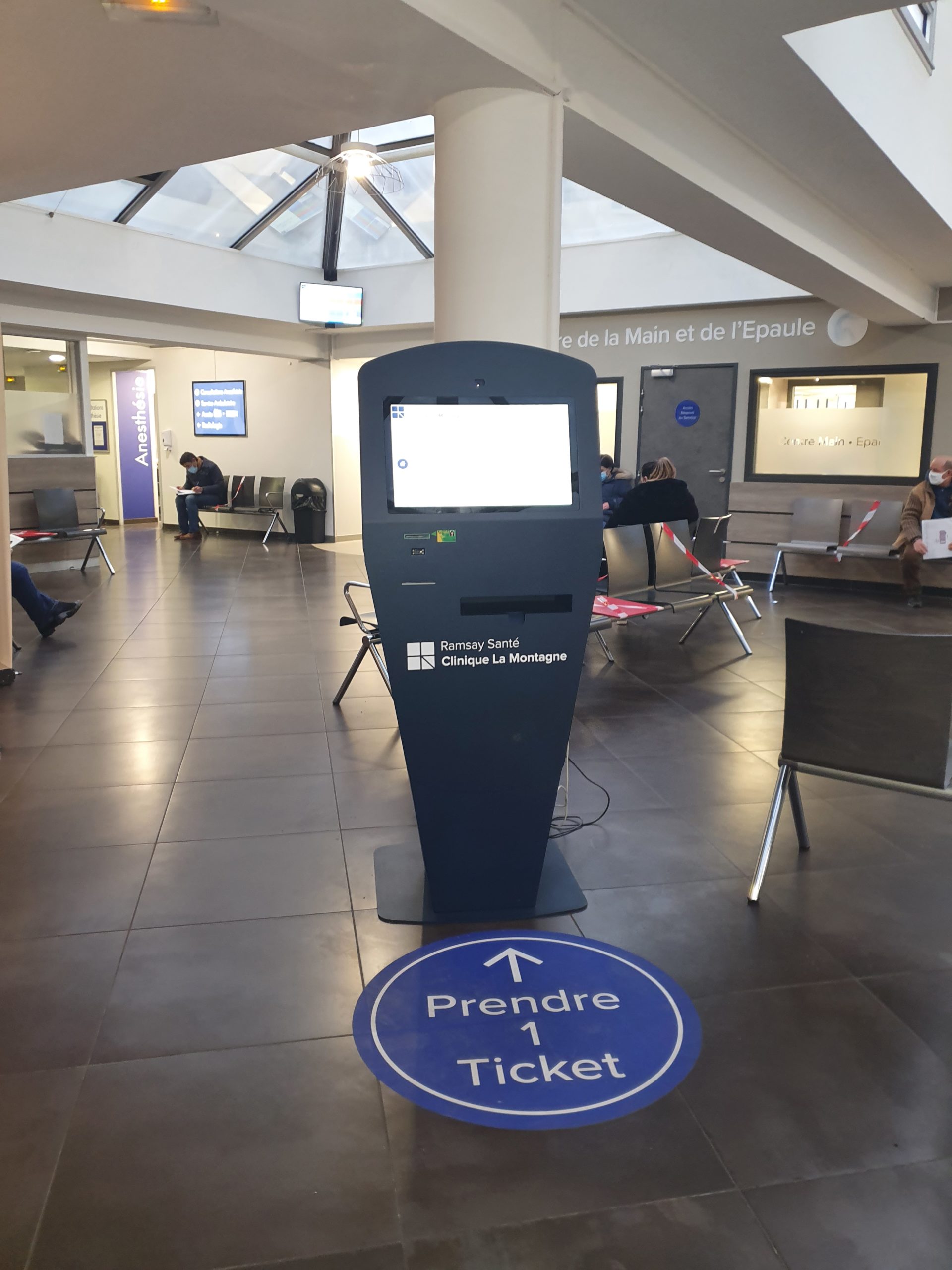 Borne tactile AMF 22 pouces fiable