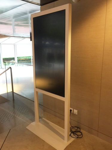 totem digital design ultra épuré