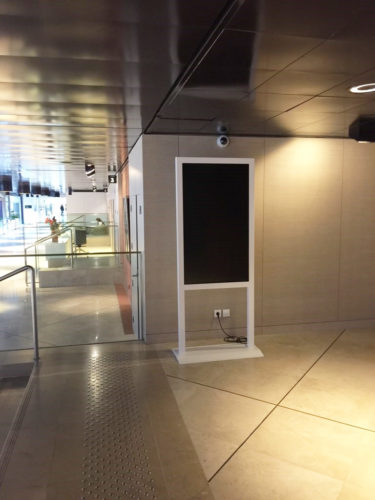 totem numérique ultra fin 49 pouces