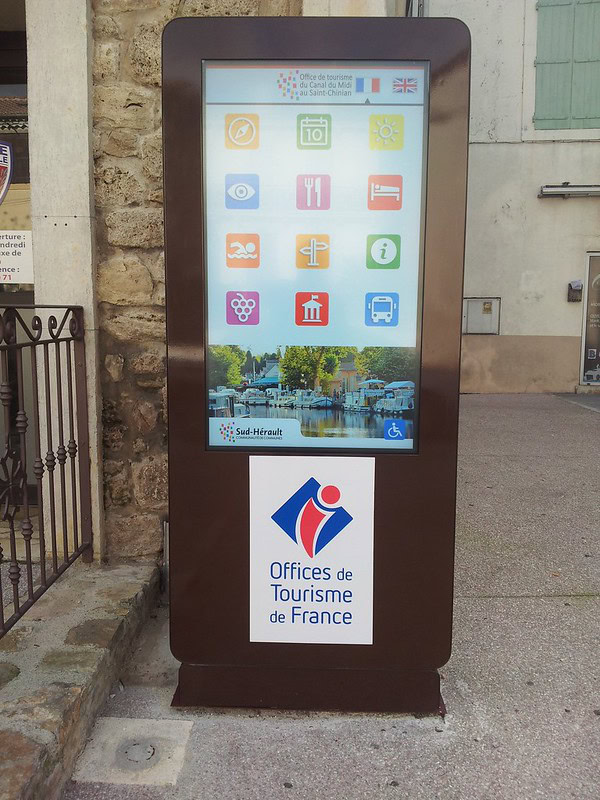 totem tactile office de tourisme