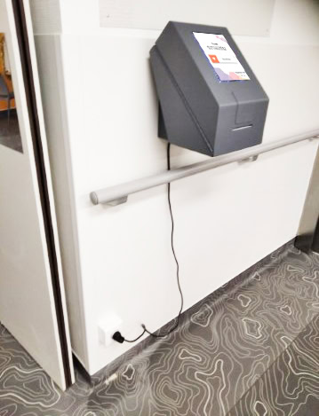 borne gestion file d'attente murale