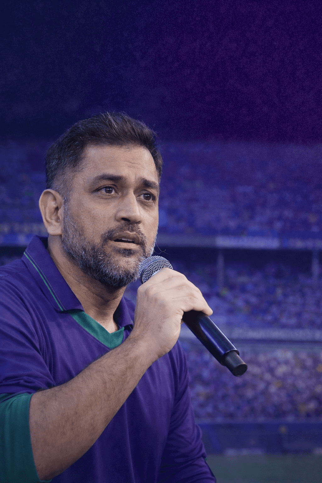 धोनी ने बताया क्यों वे कमेंट्री से बनाए रखते हैं दूरी