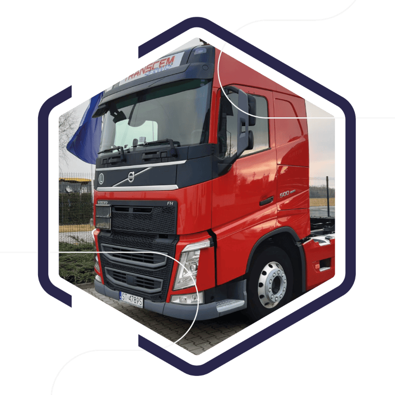 Ciężarówka Volvo – transport i dostawy cementu Transcem Serwis