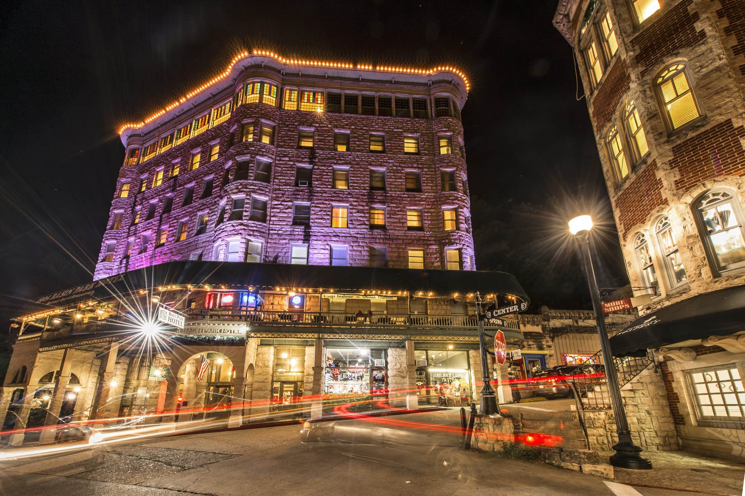 image of Basin Park Hotel in Eureka Springs, Arkansas at night