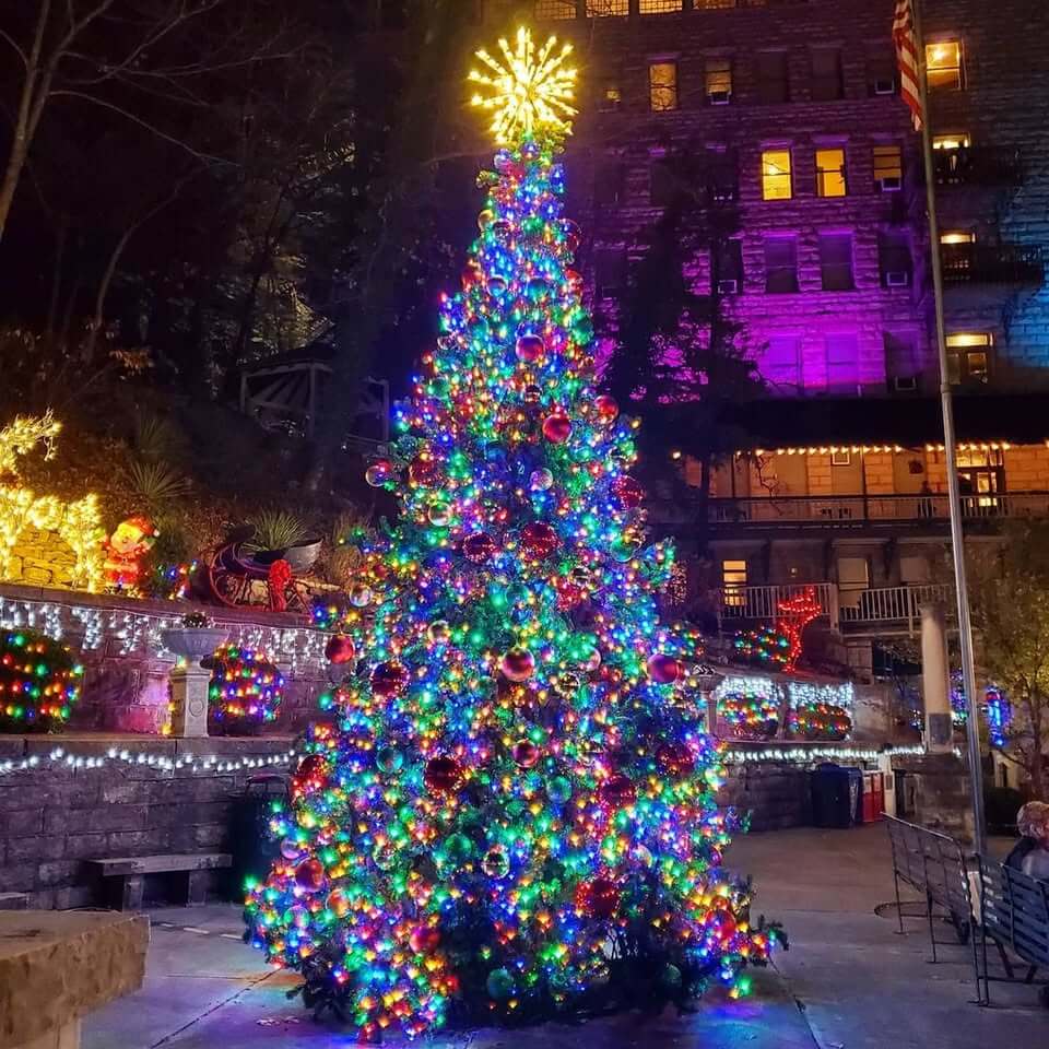 Eureka Springs Christmas 2025