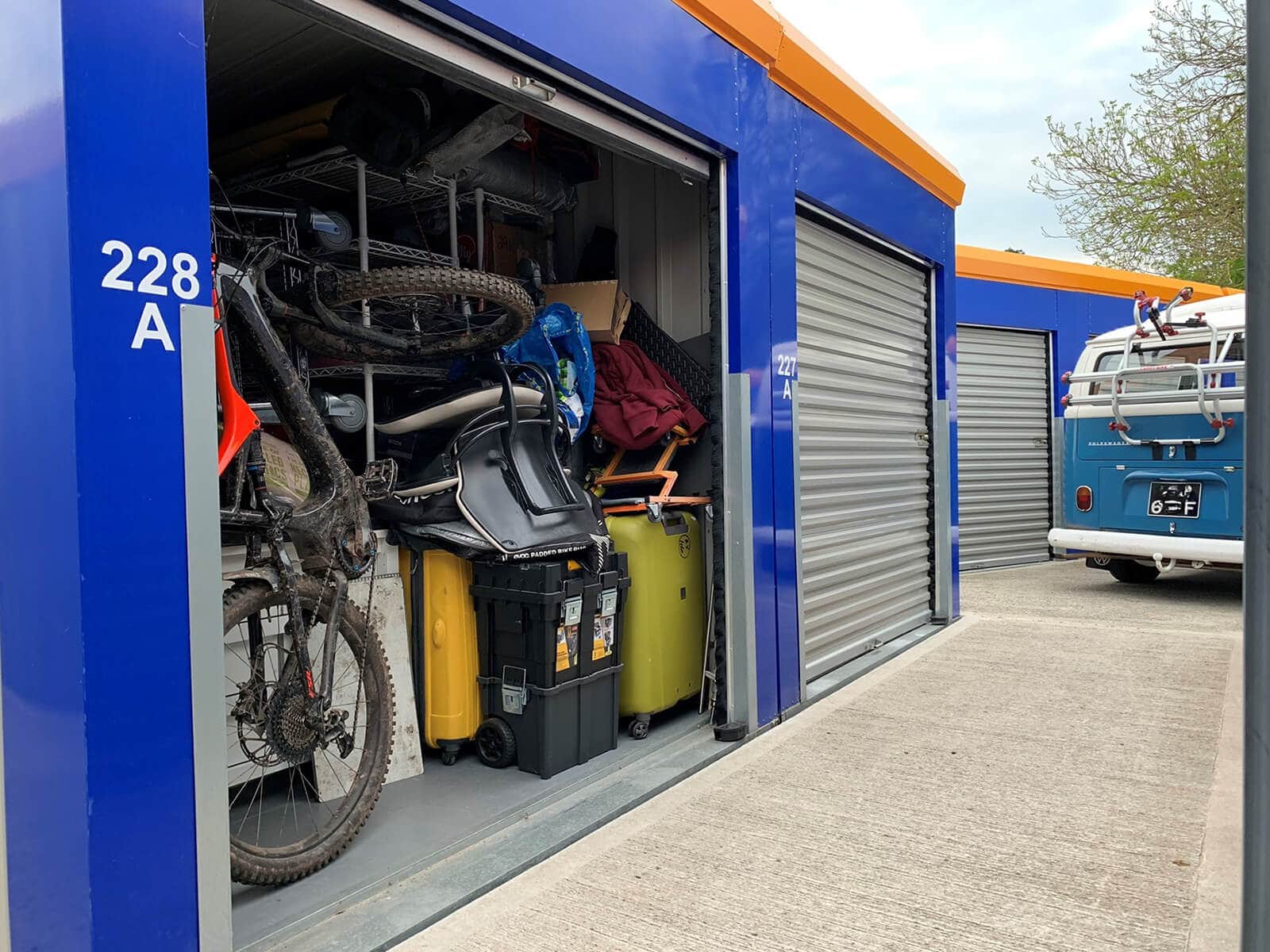 External unit with personal belongings