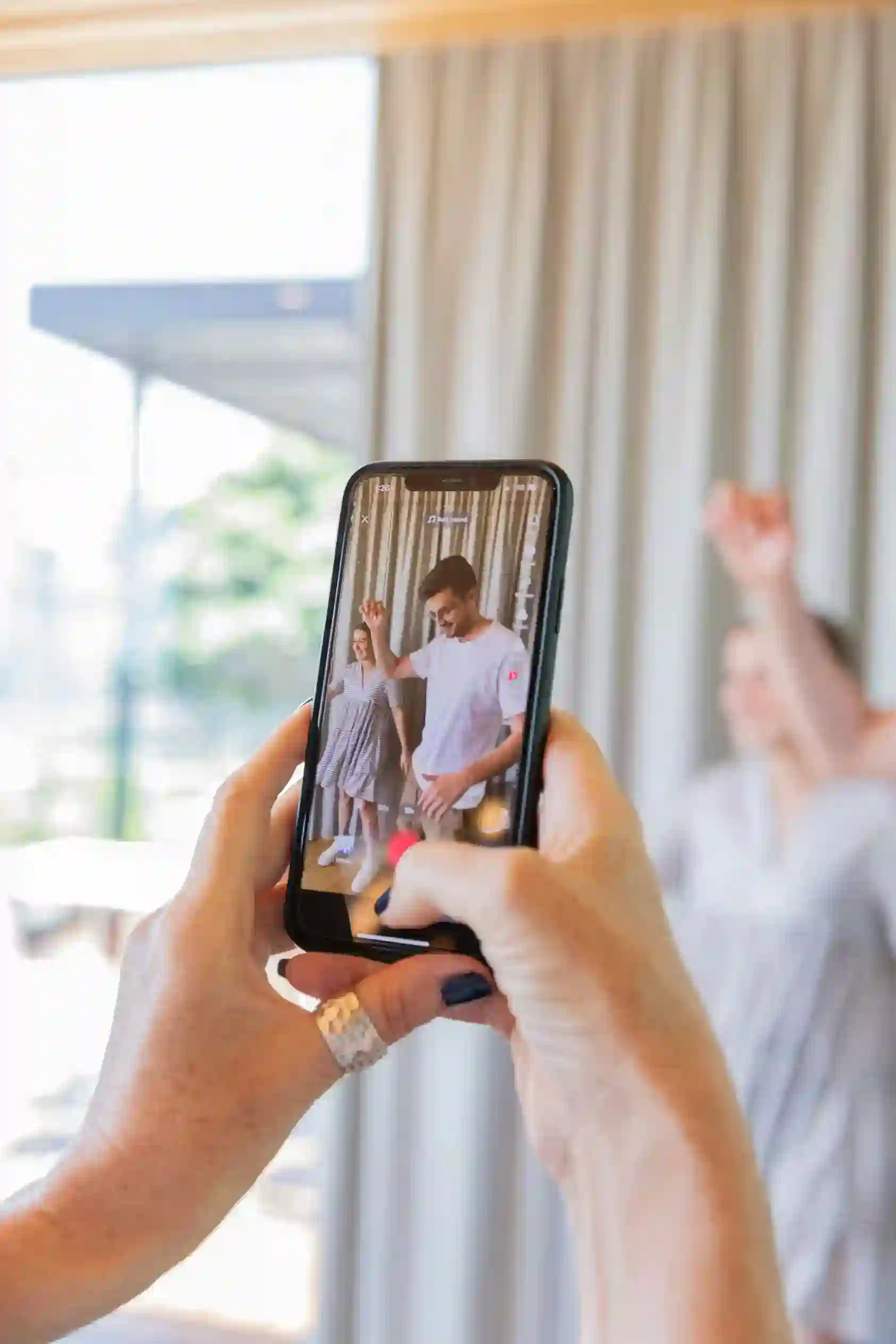 TikTok Live agenzia creator — Very Content Milano