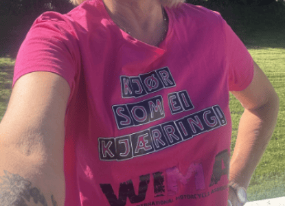 WIMA «KJØR SOM EI KJÆRRING» T-Skjorte