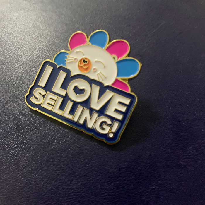 saler lapel pins