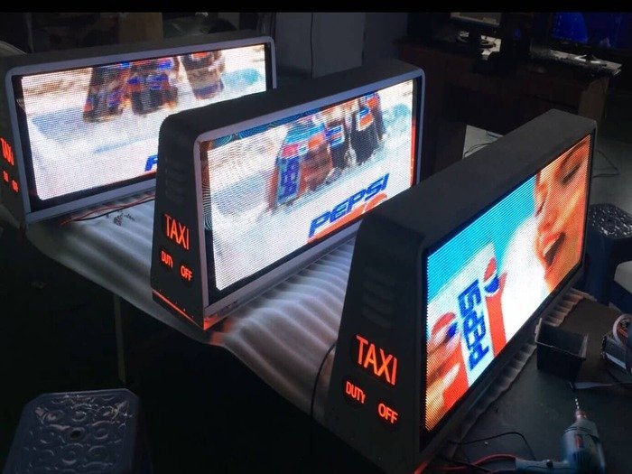 YUCHIP P2.5 Car And Taxi Top LED Screen