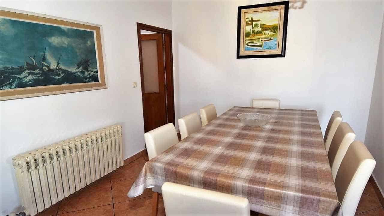 four bedrooms apartment