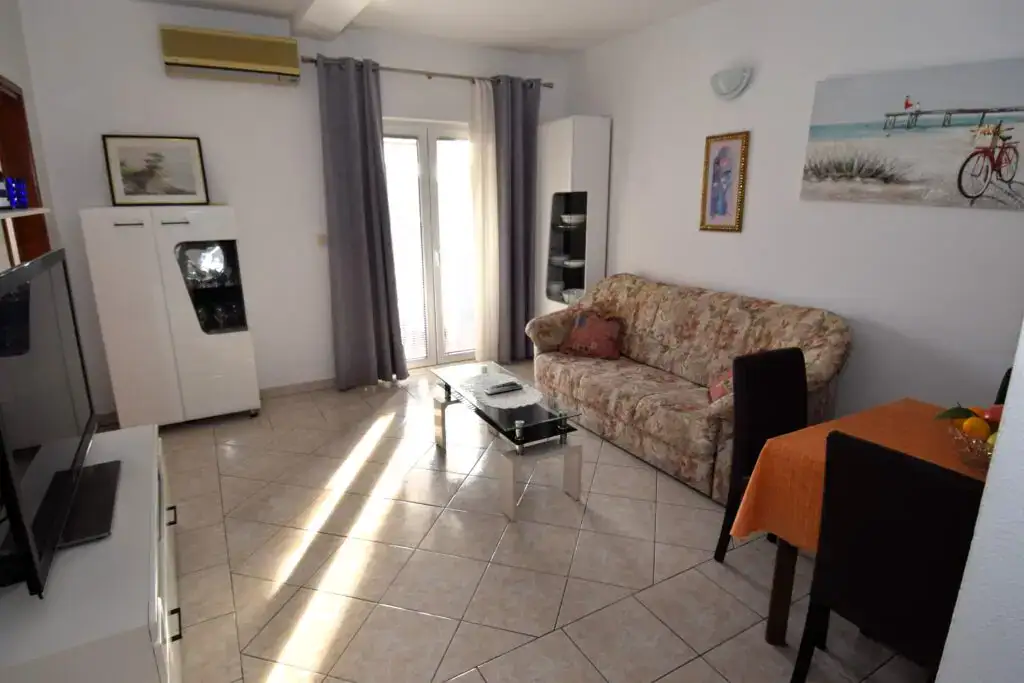 Two bedroom apartment in Pula