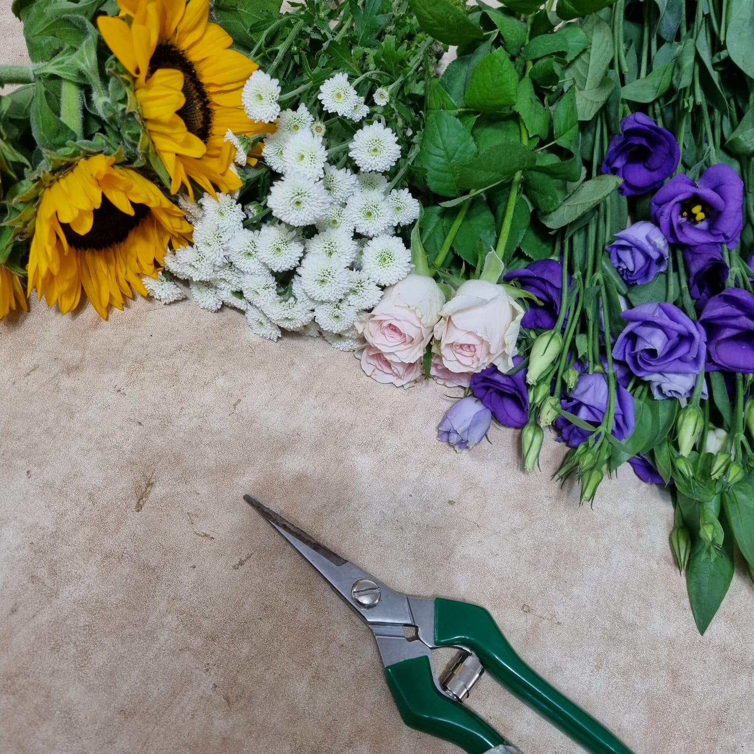 זר לבחירת השוזרת - פרחי חמד - קדומים