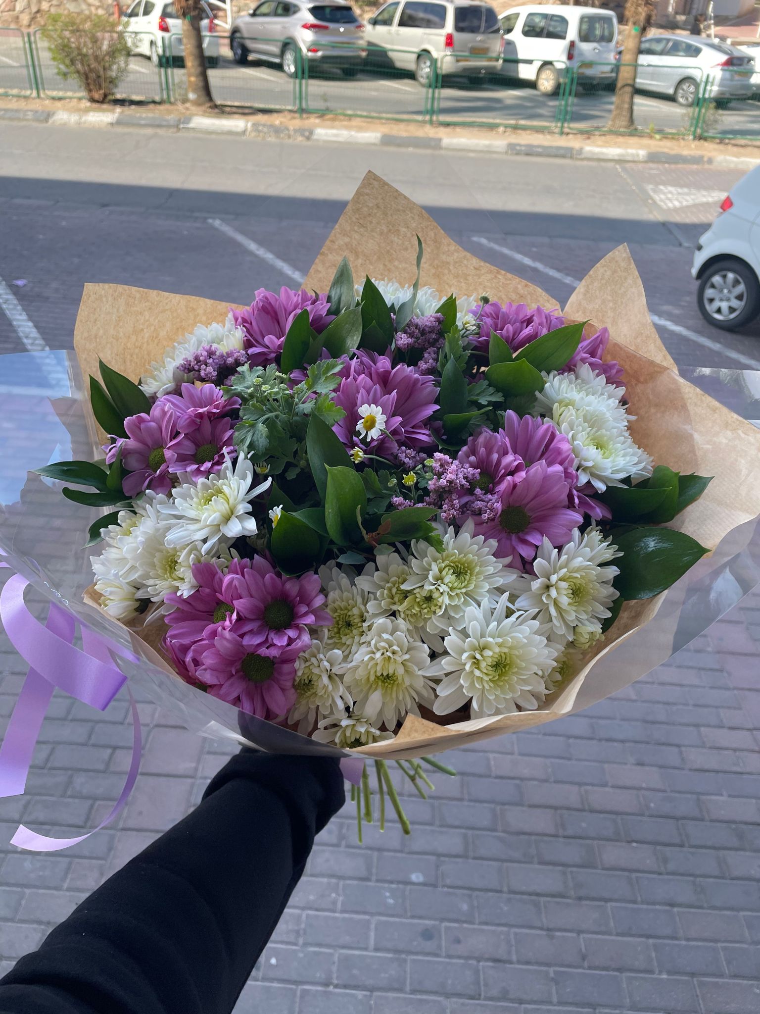 זר חרצית לבן וסגול  - פרח באהבה - אילת