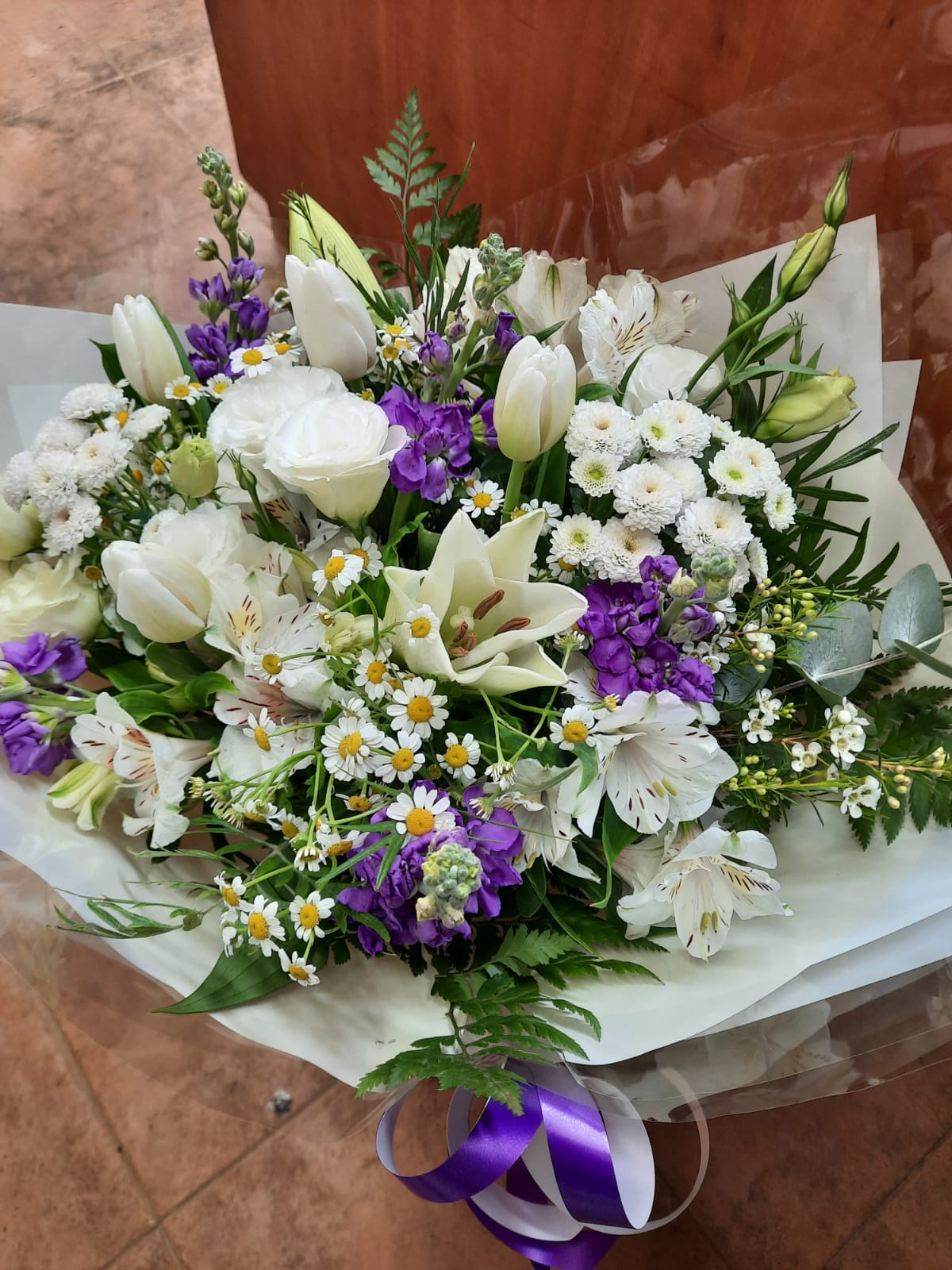 אהבה בסגול ולבן  - פרח בר - עמק חפר - נתניה