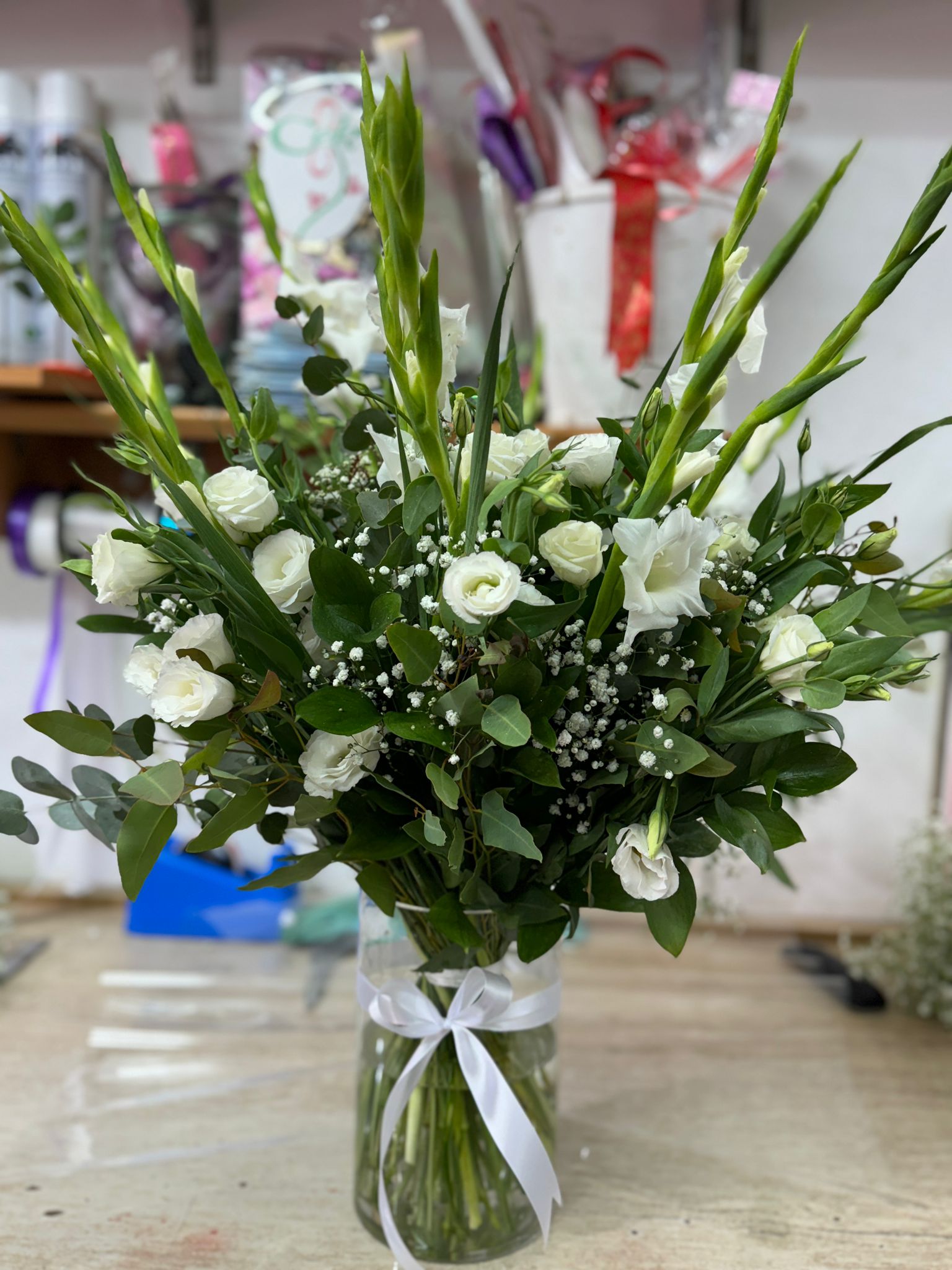 זר סייפן ליזי לבן (בלי אגרטל) - פרח באהבה - אילת