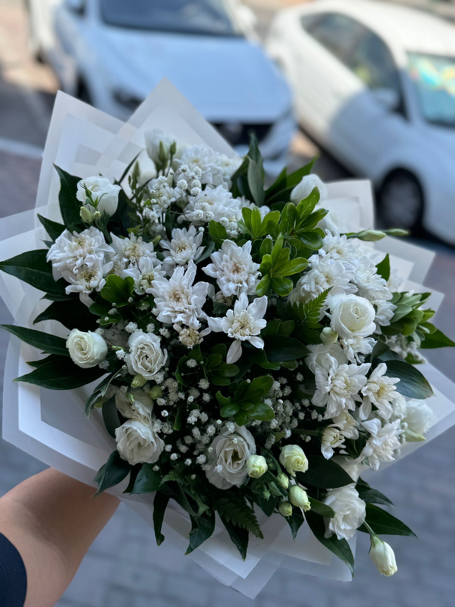 זר חרצית לבן ליזי לבן - פרח באהבה - אילת