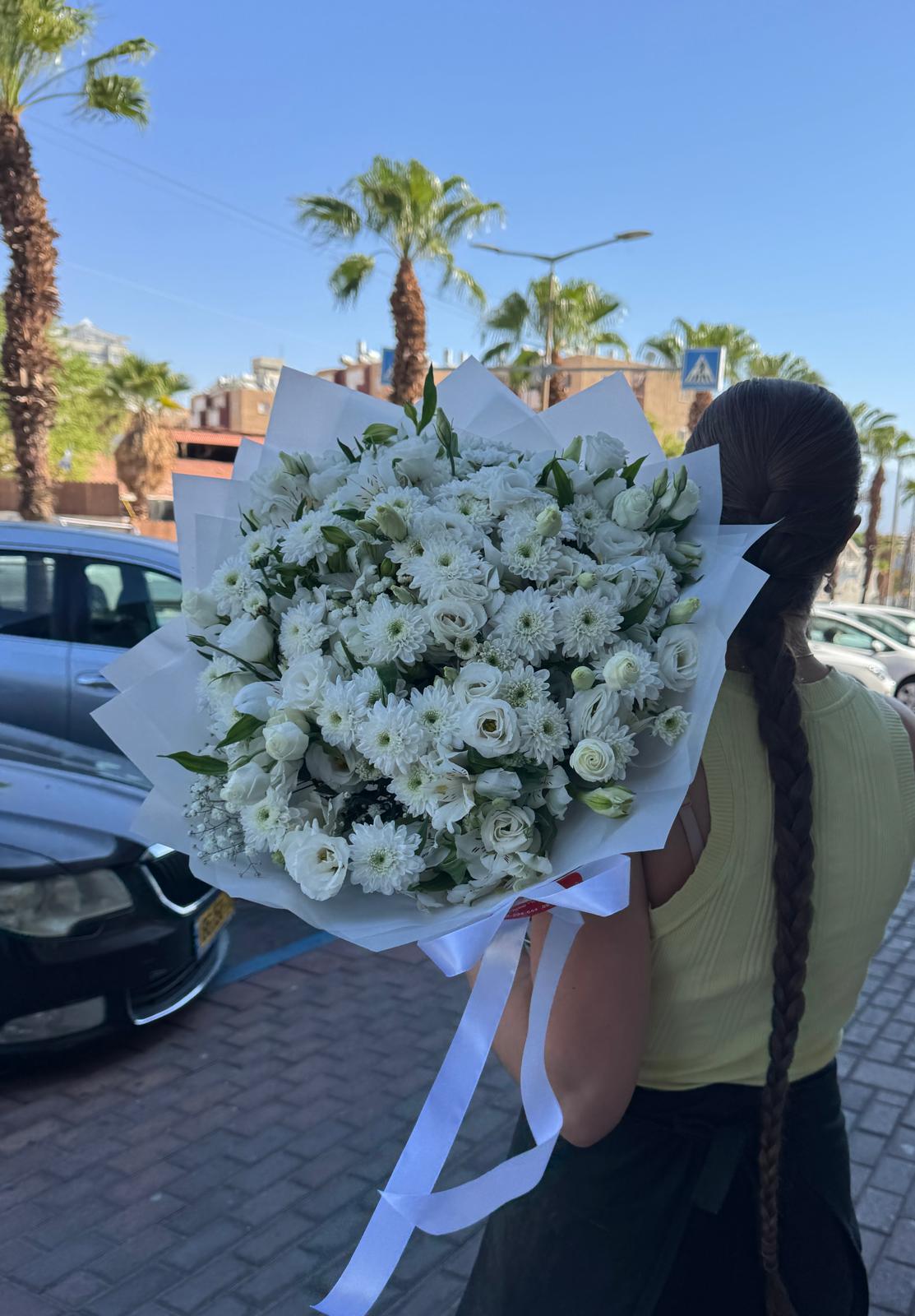 זר לבן - פרח באהבה - אילת