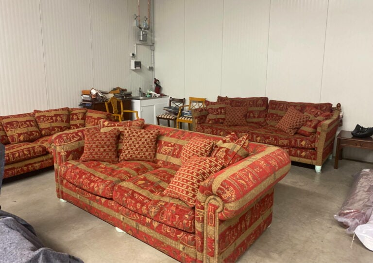 Austellung von Englischen Manufaktursofas im Showroom