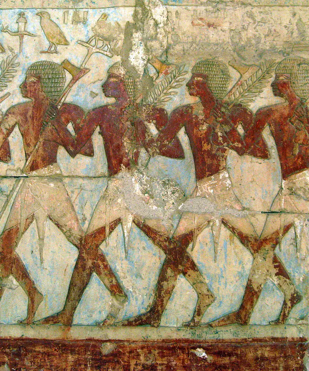 Detailed soldiers in Hatshepsut’s Punt relief
