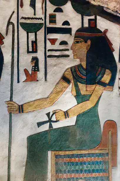 royal woman wall scene