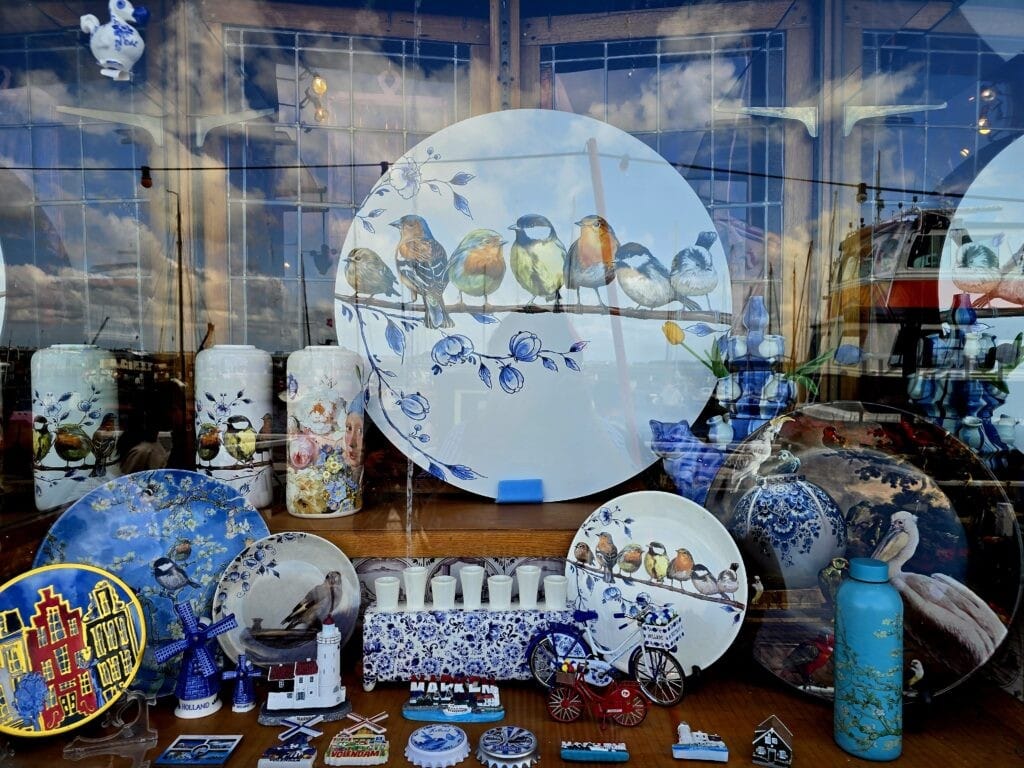 馬肯博物館 Marken Museum,荷蘭馬肯島傳統黑色木屋與花園,展示漁村文化與民俗服飾的景點