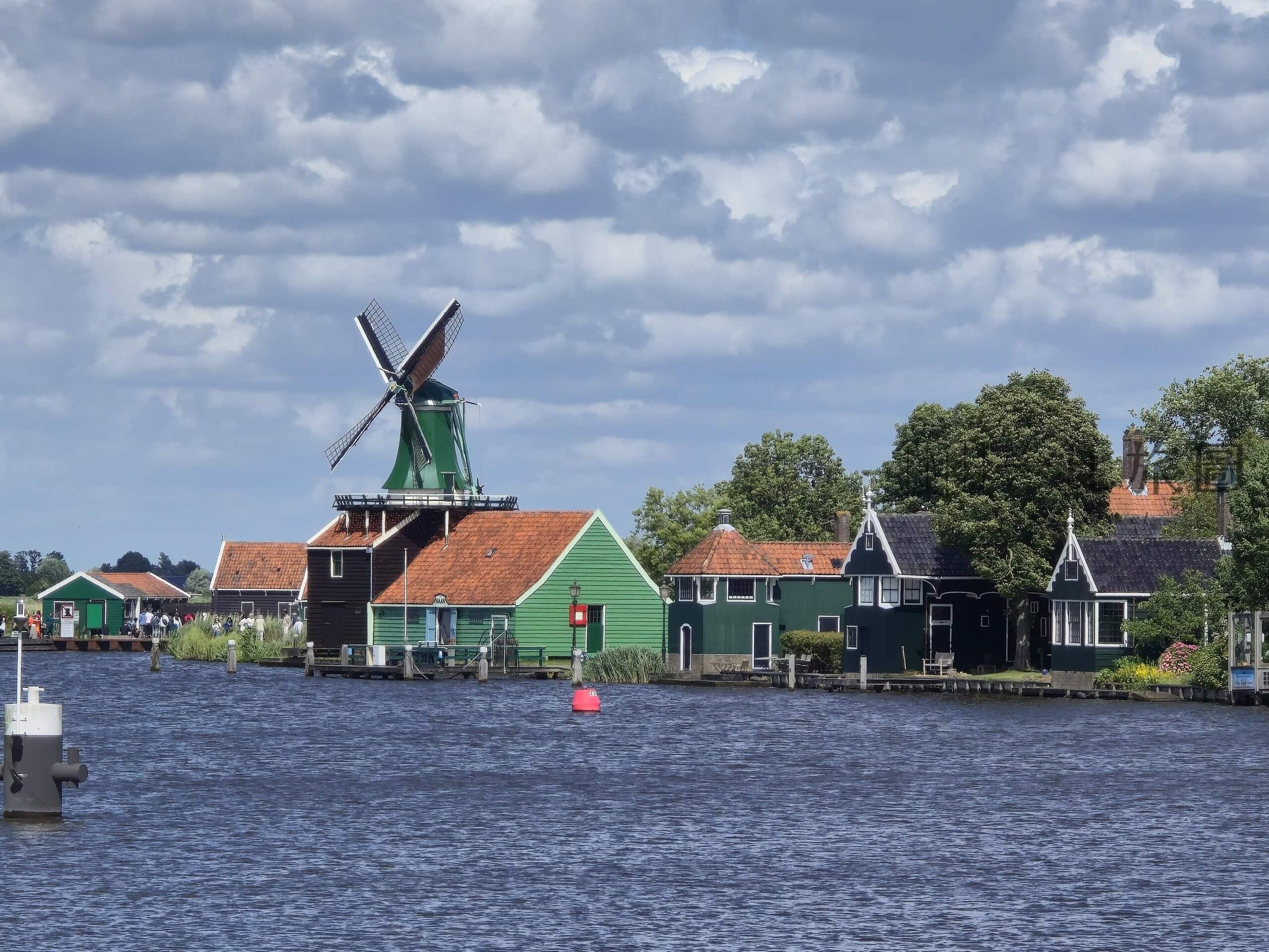 荷蘭必訪｜桑斯安斯風車村 Zaanse Schans、木鞋博物館、起司博物館，五大風車好拍又好逛