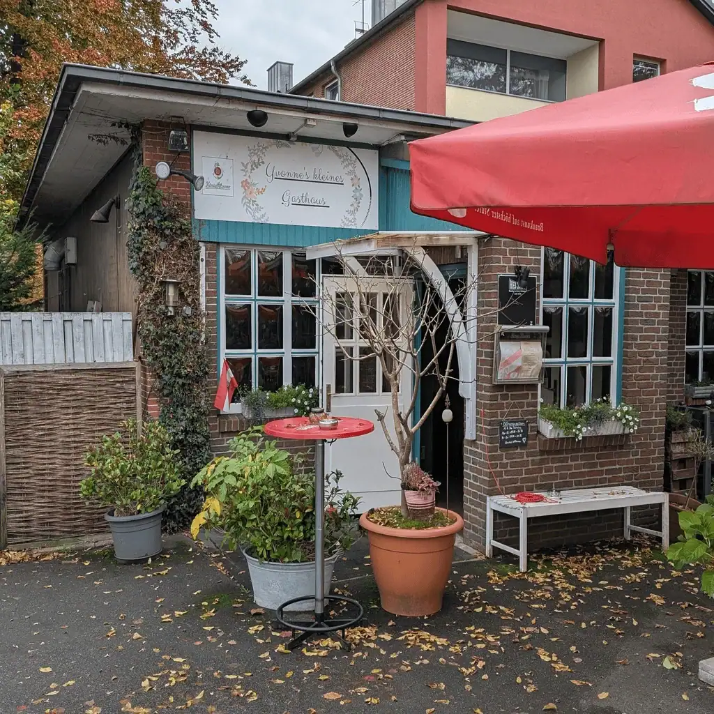 Eingang von Yvonnes kleinem Gasthaus in Wedel, österreichisches Restaurant mit gemütlicher Atmosphäre