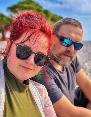 Gilbert und ich 🌊 Die kroatische Adria – Sonne, Meer und Lebensfreude in Crikvenica Entdecke die Schönheit der kroatischen Adria – ein Ort, an dem türkisblaues Wasser, endlose Strände und sonnige Tage aufeinandertreffen. In Crikvenica, einem der schönsten Badeorte Kroatiens, spürst du den Herzschlag des Mittelmeers – warme Sonnenstrahlen, kristallklares Wasser und der Duft von Salz und Pinien in der Luft. Hier findest du nicht nur perfekte Strände, sondern auch malerische Küstenstädte, romantische Buchten und unvergessliche Sonnenuntergänge. Lass dich von der Adria verzaubern, spüre die Freiheit des Meeres und entdecke das einfache, glückliche Leben an der kroatischen Küste. Dein neues Zuhause wartet – willkommen an der Adria! 💛