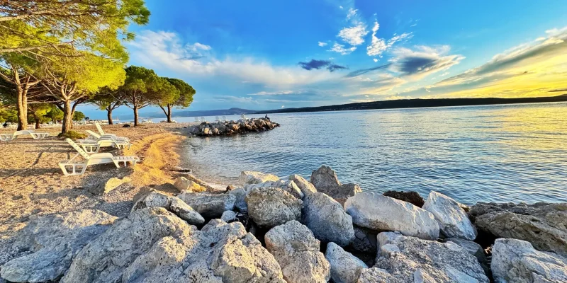 Crikvenica Kroatische Adria – kristallklares Wasser, sonnige Küsten und mediterrane Lebensfreude