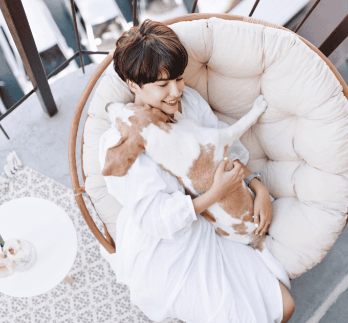 portrait-from-cheerful-young-lady-resting-balcony-after-shower-gently-stroking-pet-adorable-girl-spending-time-terrace-with-beagle-enjoying-weekend 1 (2)