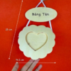 Ảnh tim + bảng tên