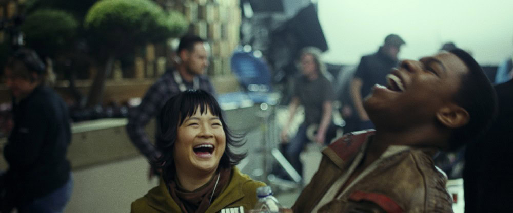 Star Wars: The Last Jedi the Mom Review 3 , posters, stills, behind the scenes