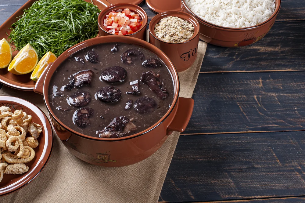 A melhor Receita de feijoada utilizando panela de Cerâmica A melhor Receita de feijoada utilizando panela de Cerâmica